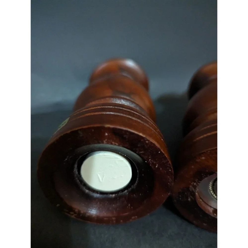 Vintage Kimco Wood Salt Shaker‎ and Pepper Mill Set Dark Brown Taiwan Hand Crank